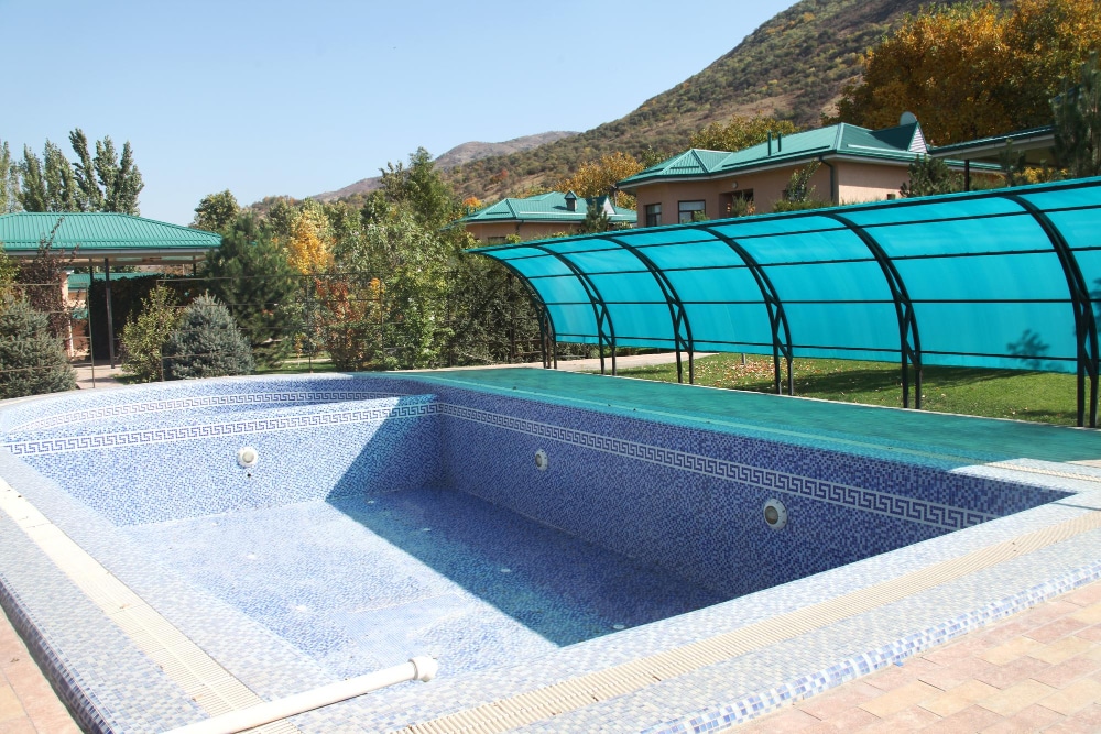 Imperméabiliser et finir l'intérieur de la piscine